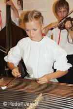 Nositelé tradic - cimbálovka Pramínek